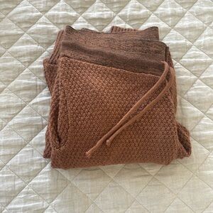 Small/medium knitted pants